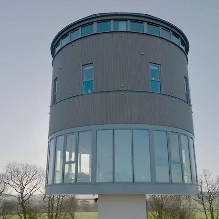 Villa Luxury Converted Water Tower In Flockton Emley Exterior foto
